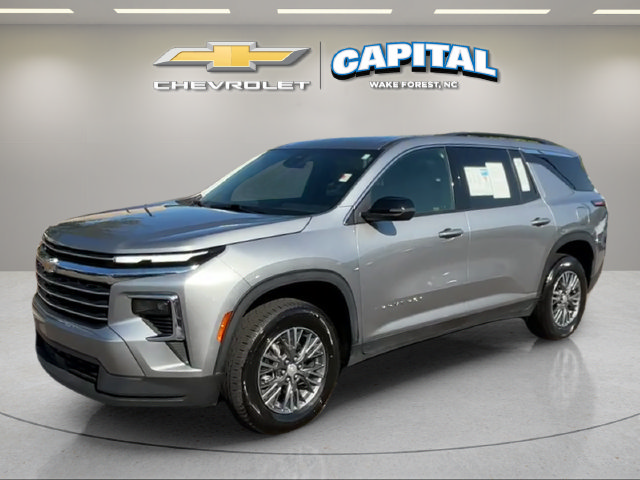 Used 2025 Chevrolet Traverse LT