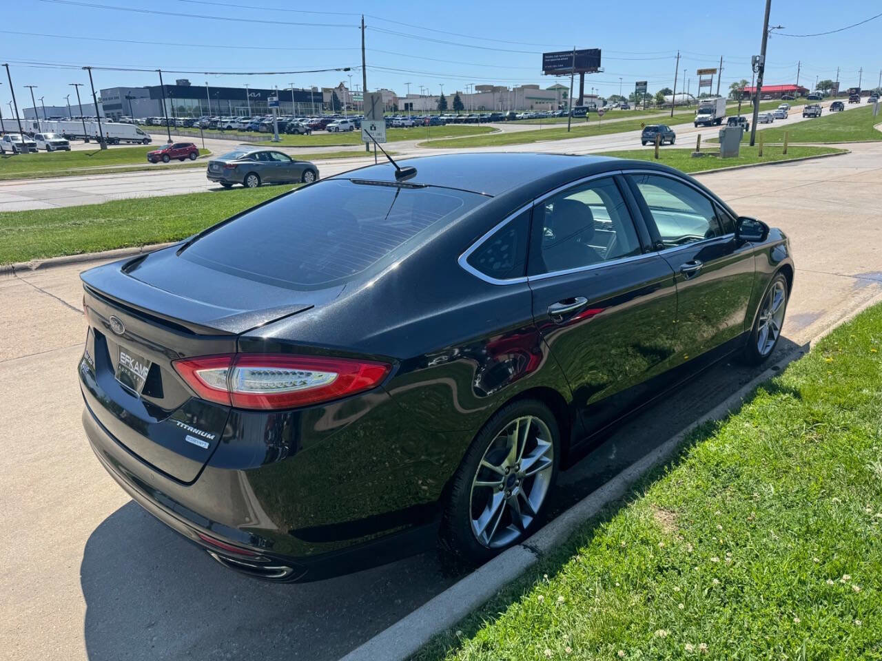 Used 2013 Ford Fusion Titanium FWD image 5