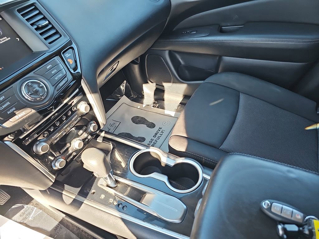 Used 2019 Nissan Pathfinder S image 28
