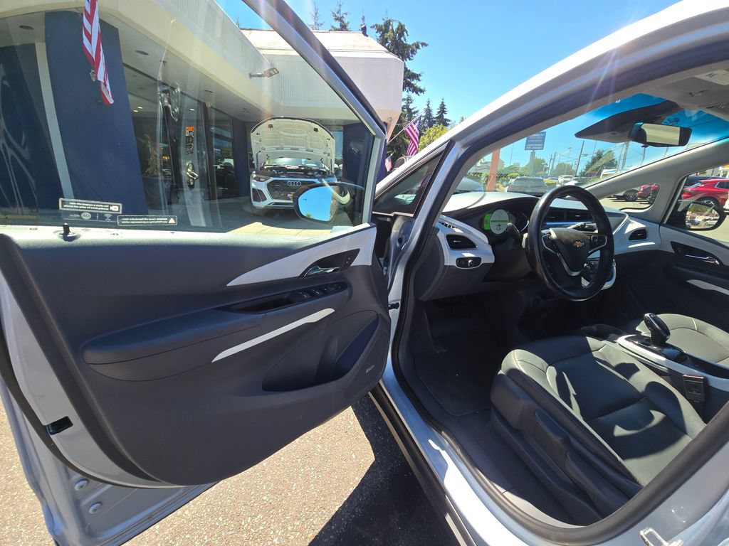 Used 2017 Chevrolet Bolt Premier w/ Driver Confidence II Package FWD image 20