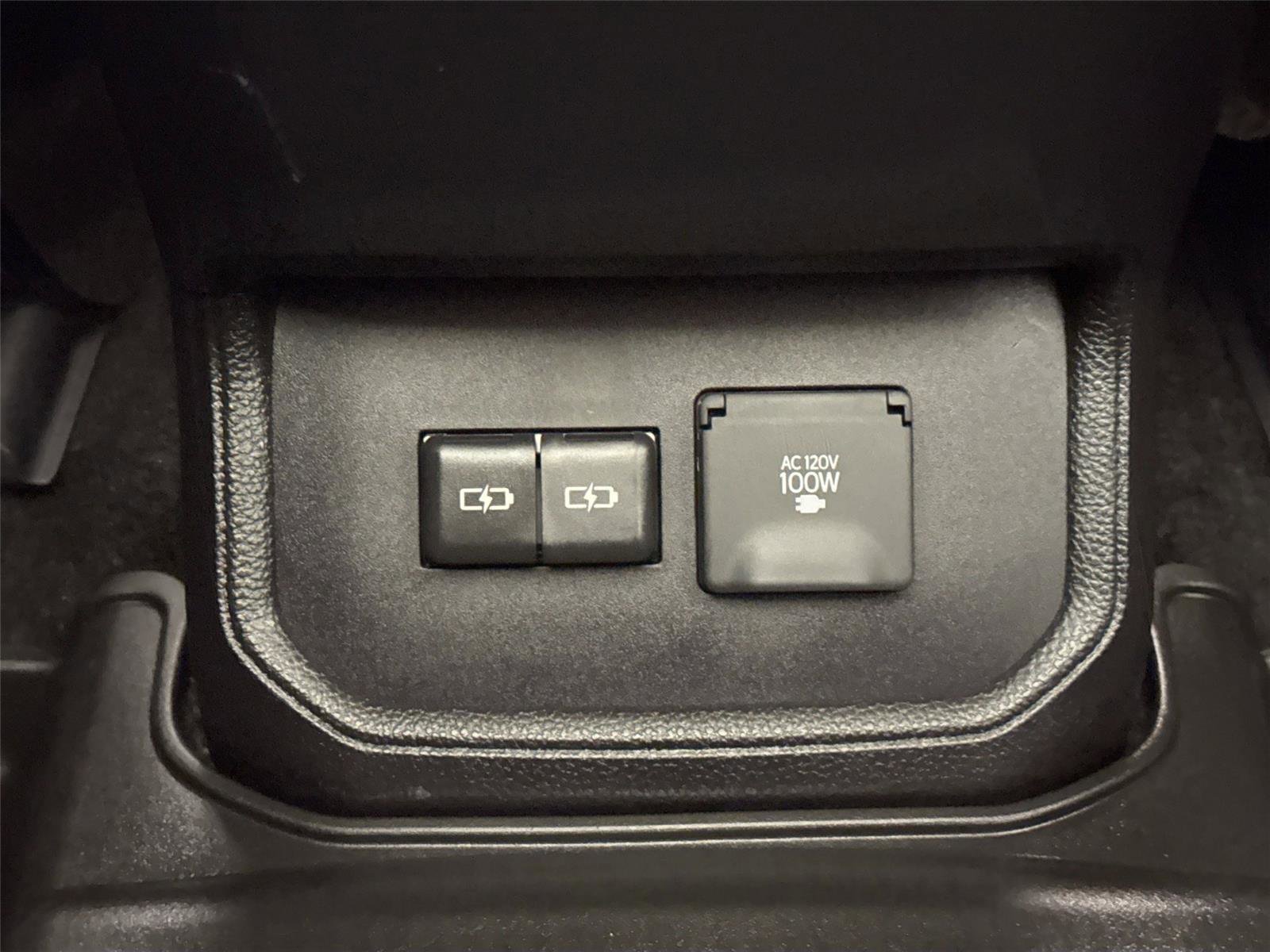 Certified 2025 Toyota Highlander Platinum image 40