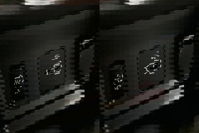 Used 2025 Nissan Sentra S image 33