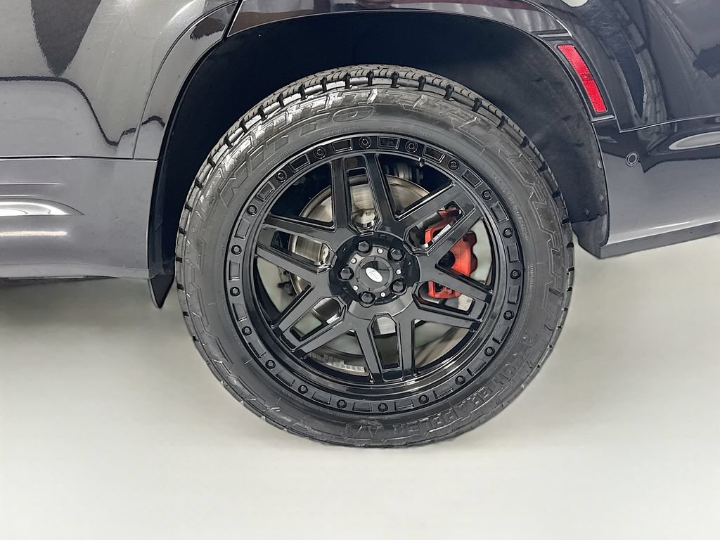 Certified 2023 Land Rover Defender 130 X AWD/4WD image 32