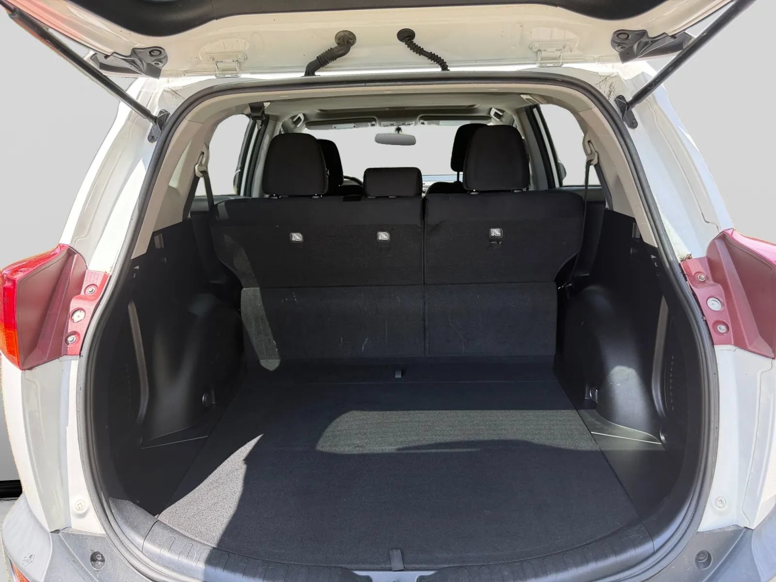 Used 2015 Toyota RAV4 XLE FWD image 19