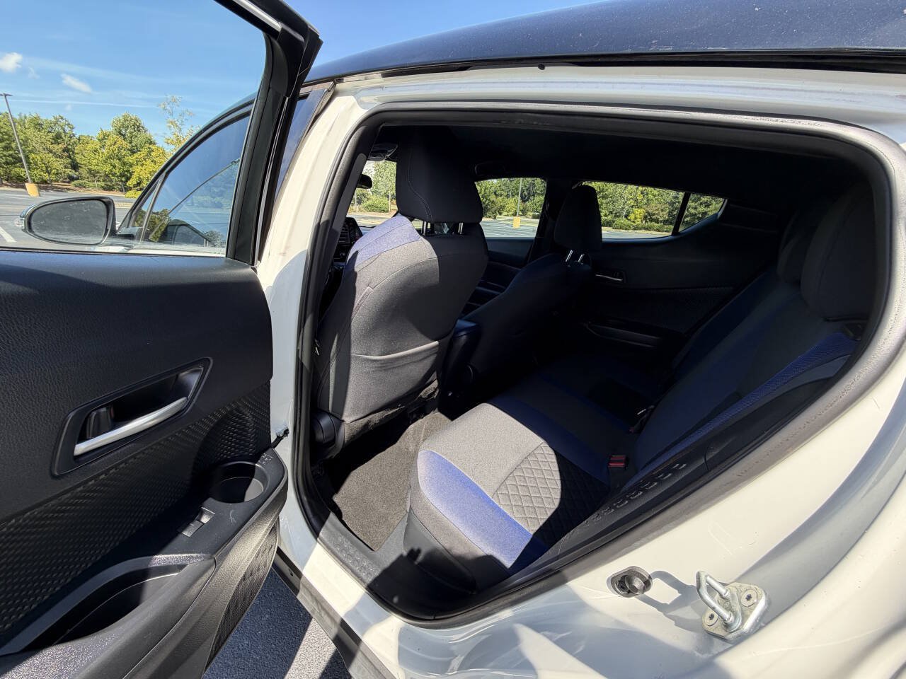 Used 2020 Toyota C-HR XLE FWD image 15