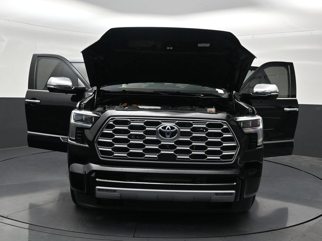 Used 2024 Toyota Sequoia Capstone AWD/4WD image 42
