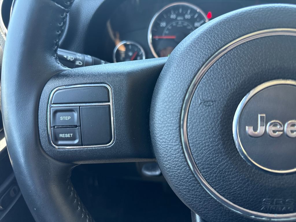 Used 2015 Jeep Wrangler Unlimited Sport w/ Quick Order Package 24S AWD/4WD image 15