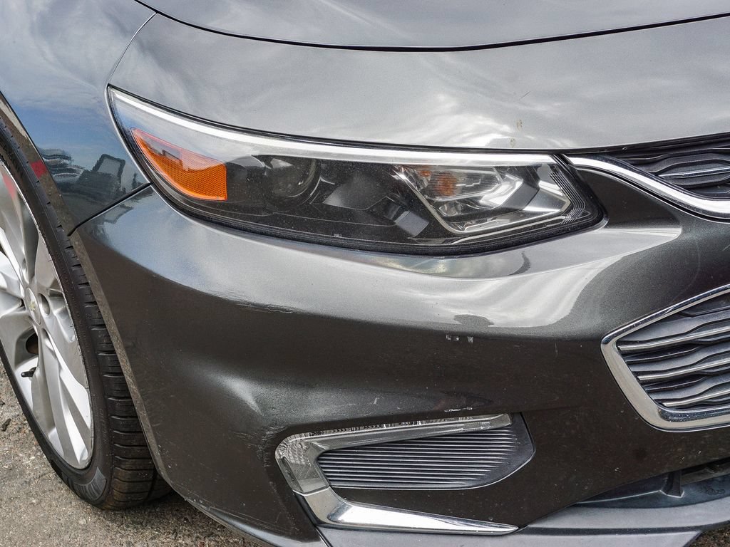 Used 2018 Chevrolet Malibu Premier w/ Premier Sun and Wheel Package FWD image 10