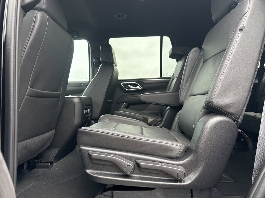 Used 2024 Chevrolet Tahoe LT image 3