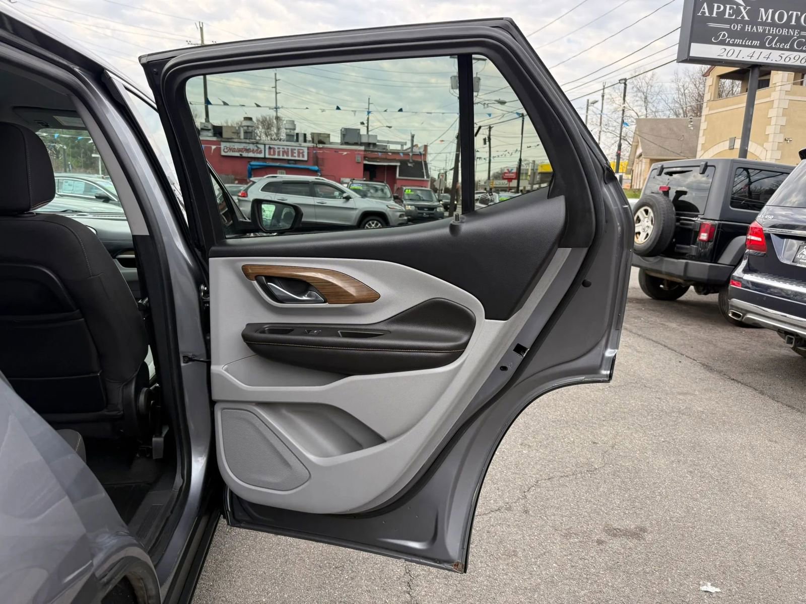 Used 2018 GMC Terrain SLE image 48