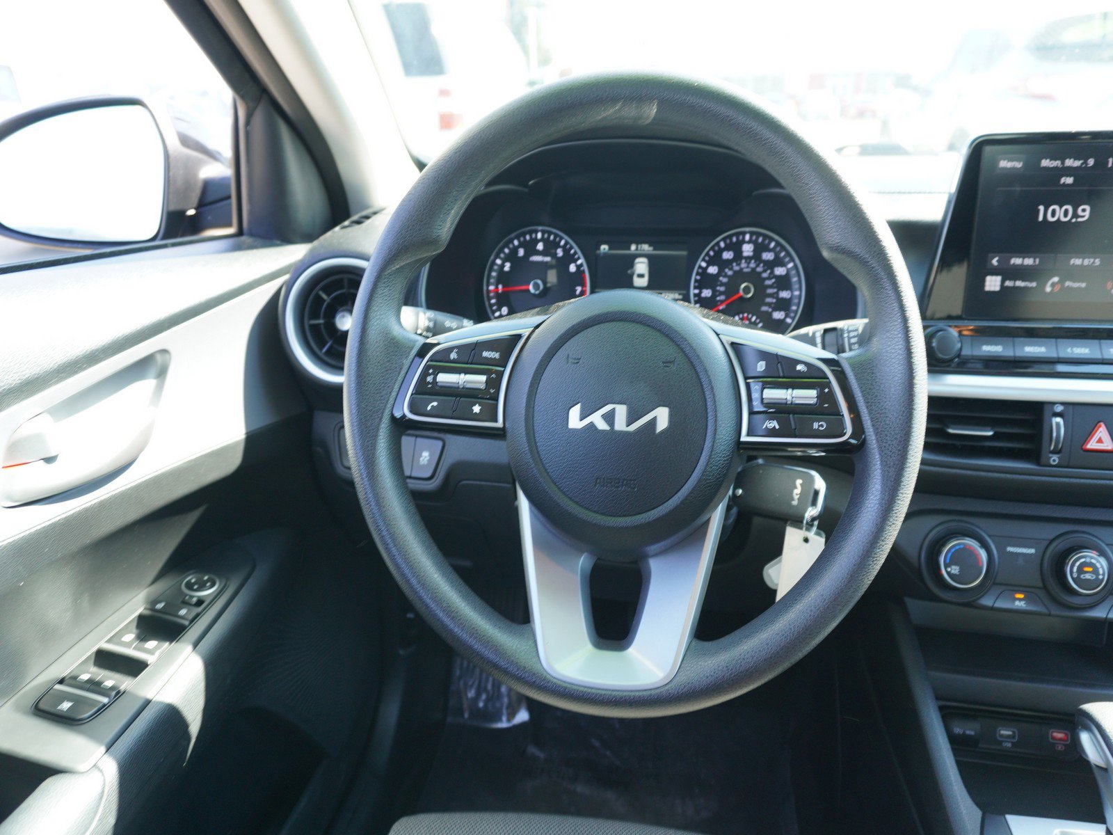 Used 2024 Kia Forte LXS image 12