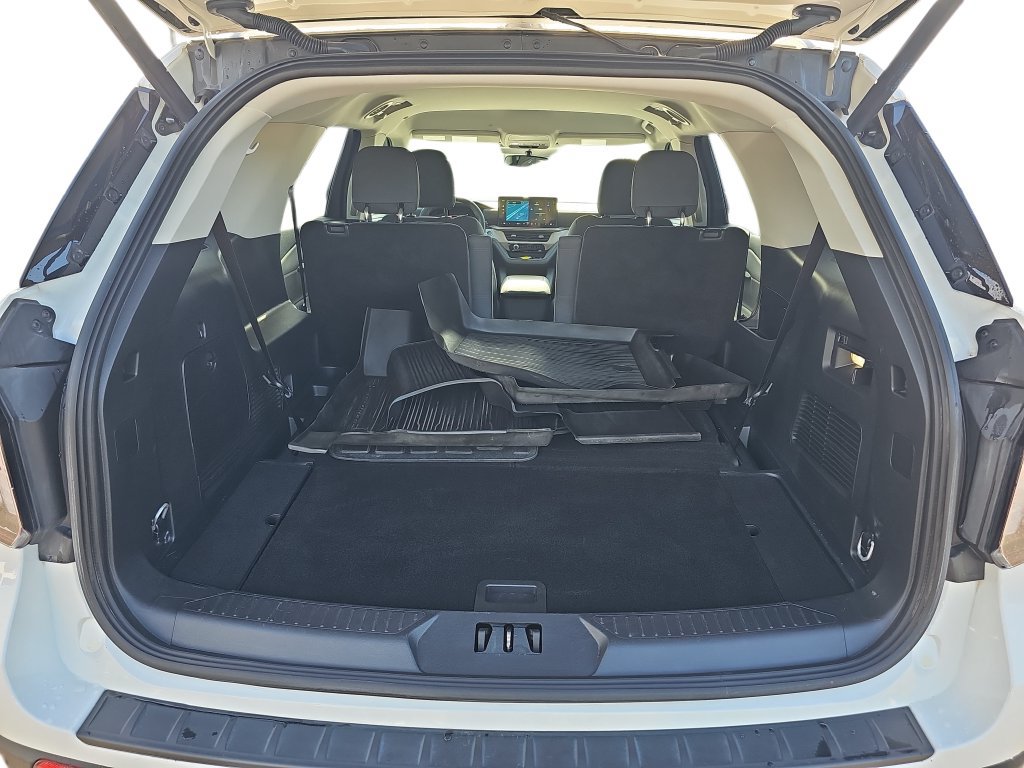 Used 2025 Ford Explorer Active RWD image 29