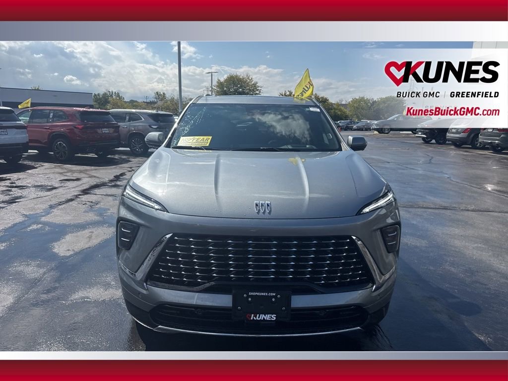 New 2026 Buick Enclave Avenir w/ Super Cruise Package image 2