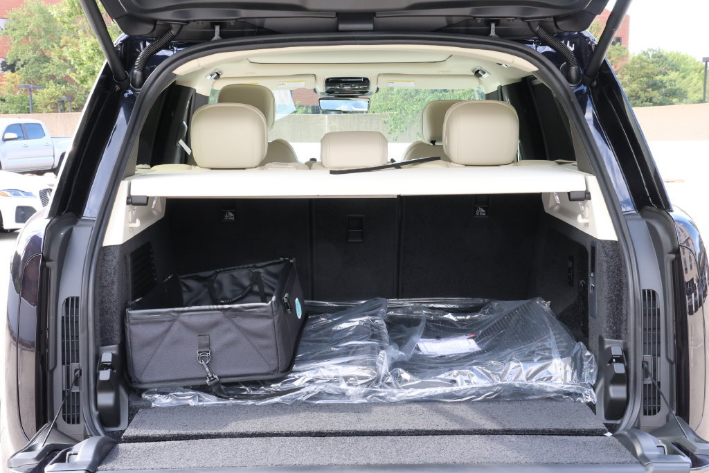 New 2026 Land Rover Range Rover SE AWD/4WD image 32