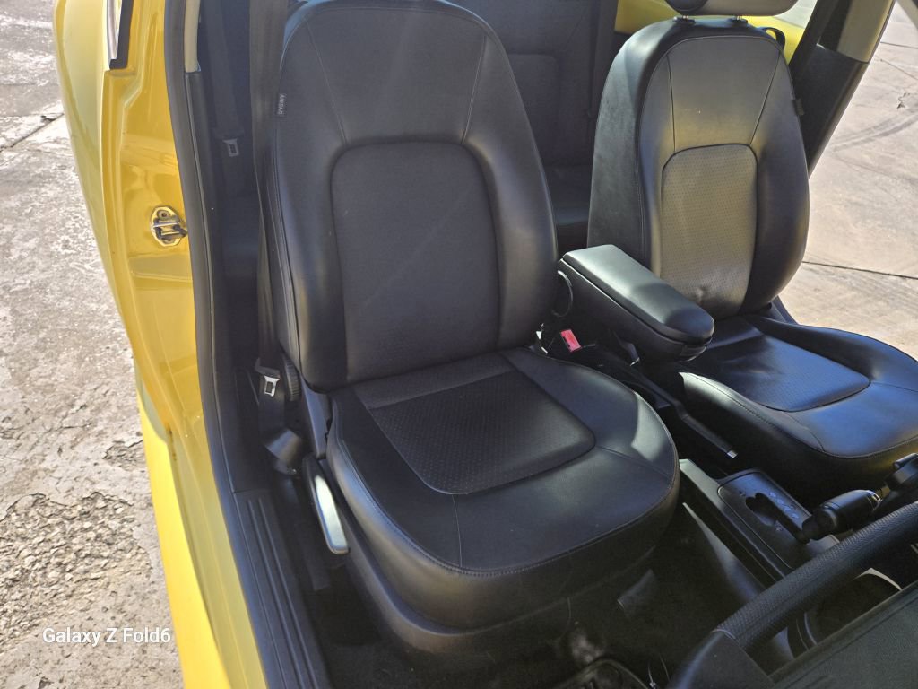 Used 2009 Volkswagen Beetle S image 9