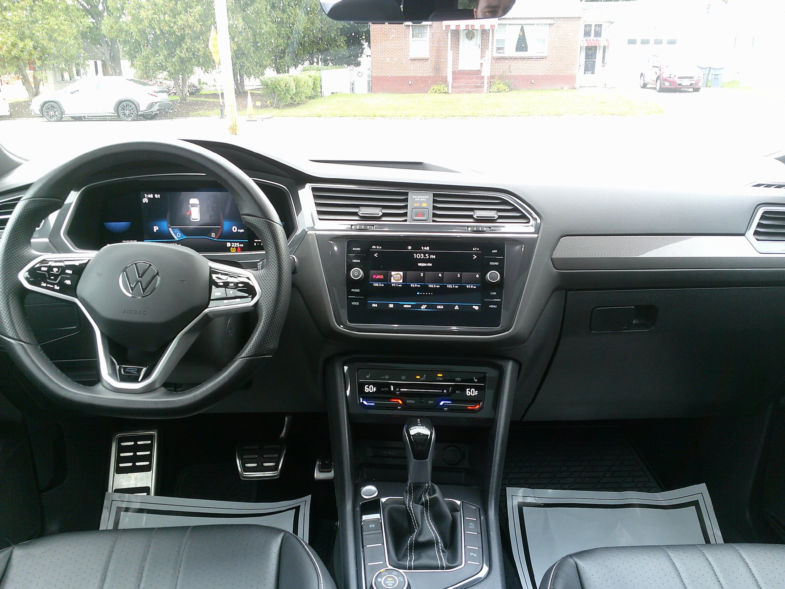 Used 2022 Volkswagen Tiguan SE R-Line AWD/4WD image 17