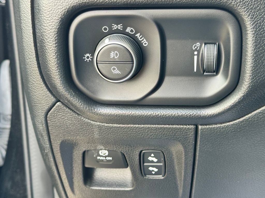 Used 2022 RAM 1500 Big Horn AWD/4WD image 31