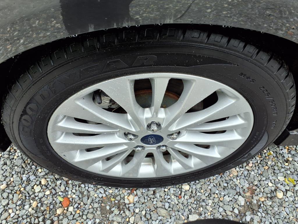 Used 2017 Ford C-MAX Energi SE image 16