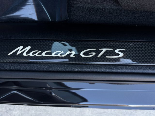 Certified 2025 Porsche Macan GTS image 27