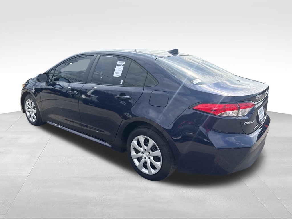 Used 2024 Toyota Corolla LE FWD image 3