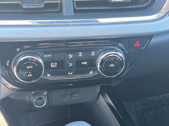 Used 2025 Chevrolet Trax LT w/ LT Convenience Package image 17