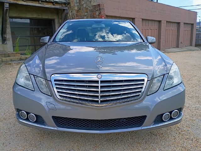 Used 2010 Mercedes-Benz E 350 Sedan image 3