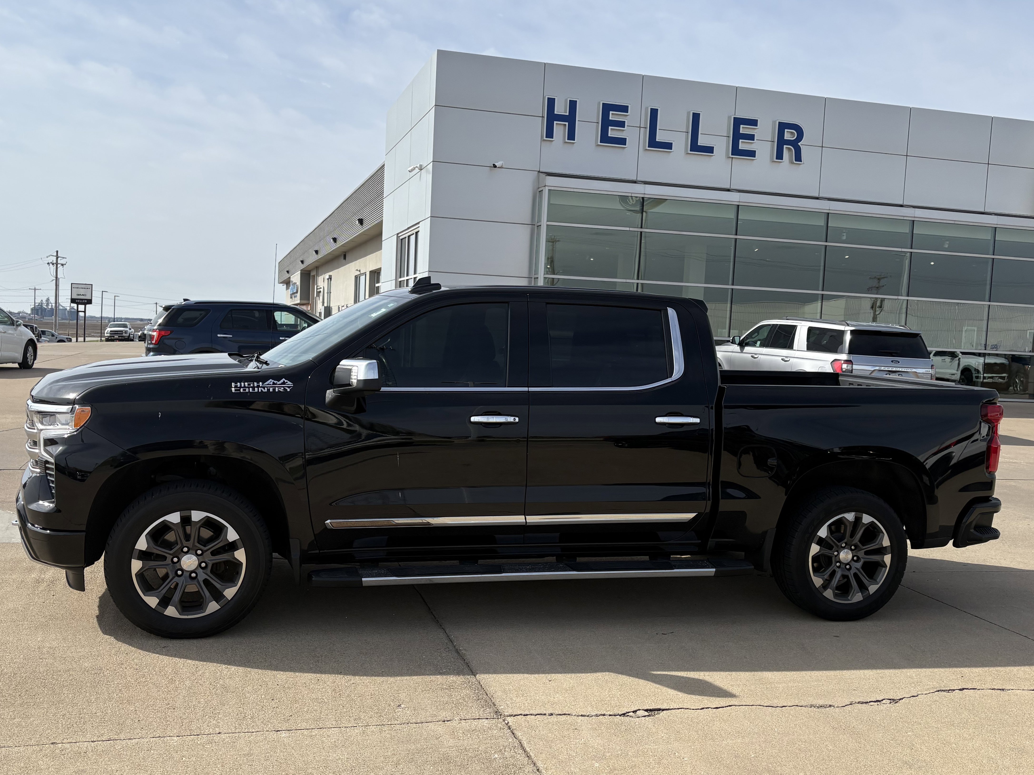 Used 2022 Chevrolet Silverado 1500 High Country AWD/4WD image 3