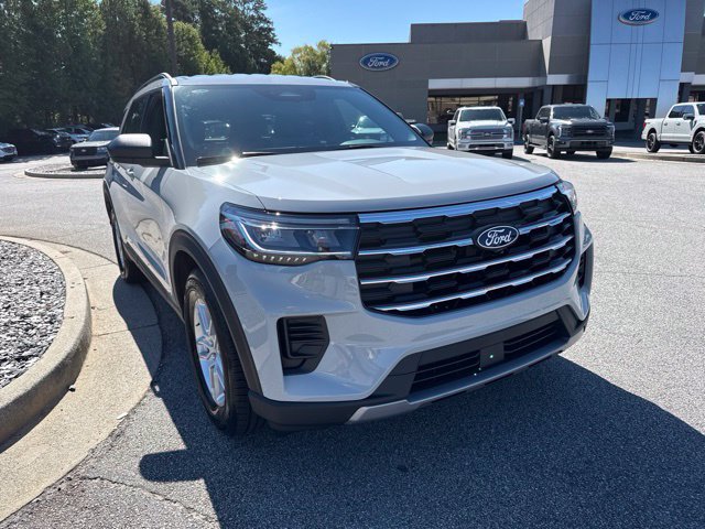 New 2027 Ford Explorer Active RWD image 3