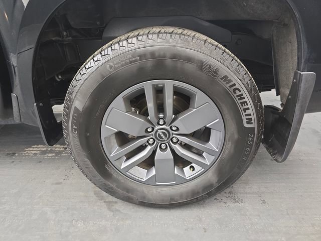 Used 2025 Nissan Frontier SV RWD image 17