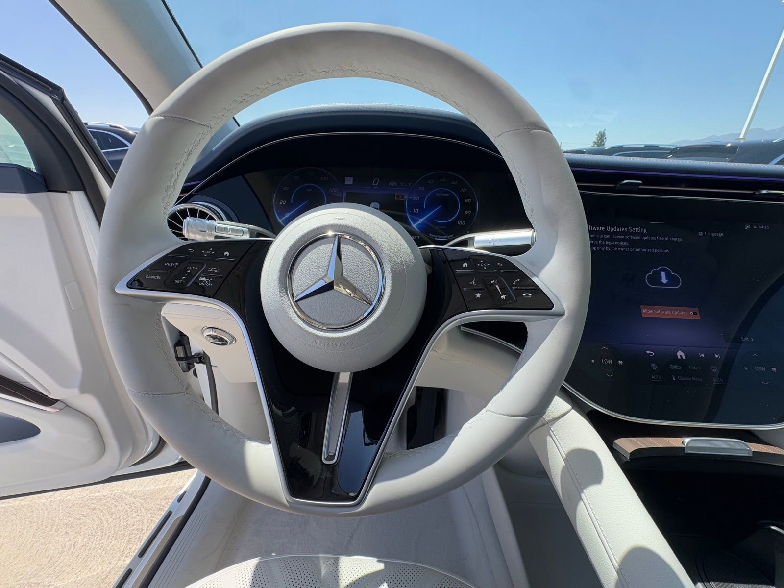 New 2026 Mercedes-Benz EQS 400 4MATIC SUV image 19
