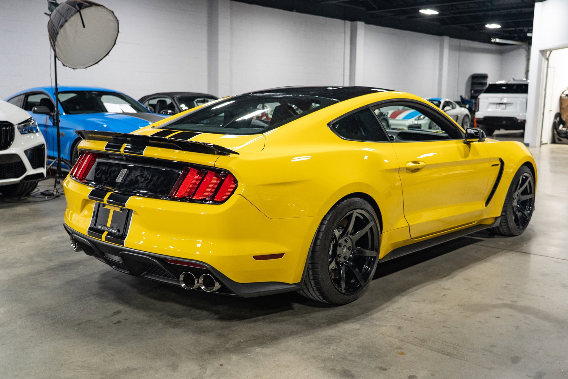 Used 2016 Ford Mustang Shelby GT350 w/ Track Package image 7