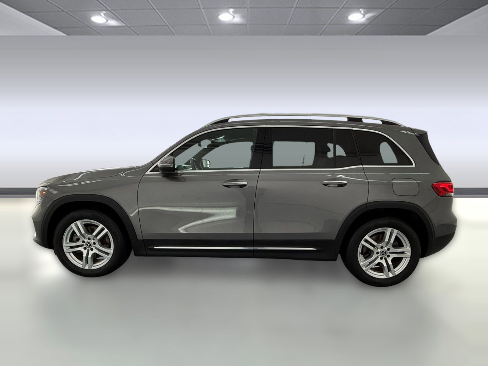 Used 2021 Mercedes-Benz GLB 250 4MATIC image 2