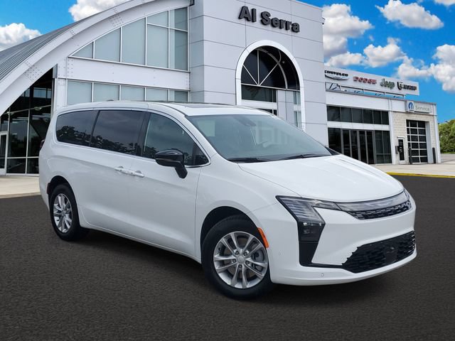 New 2027 Chrysler Pacifica Select AWD/4WD image 1