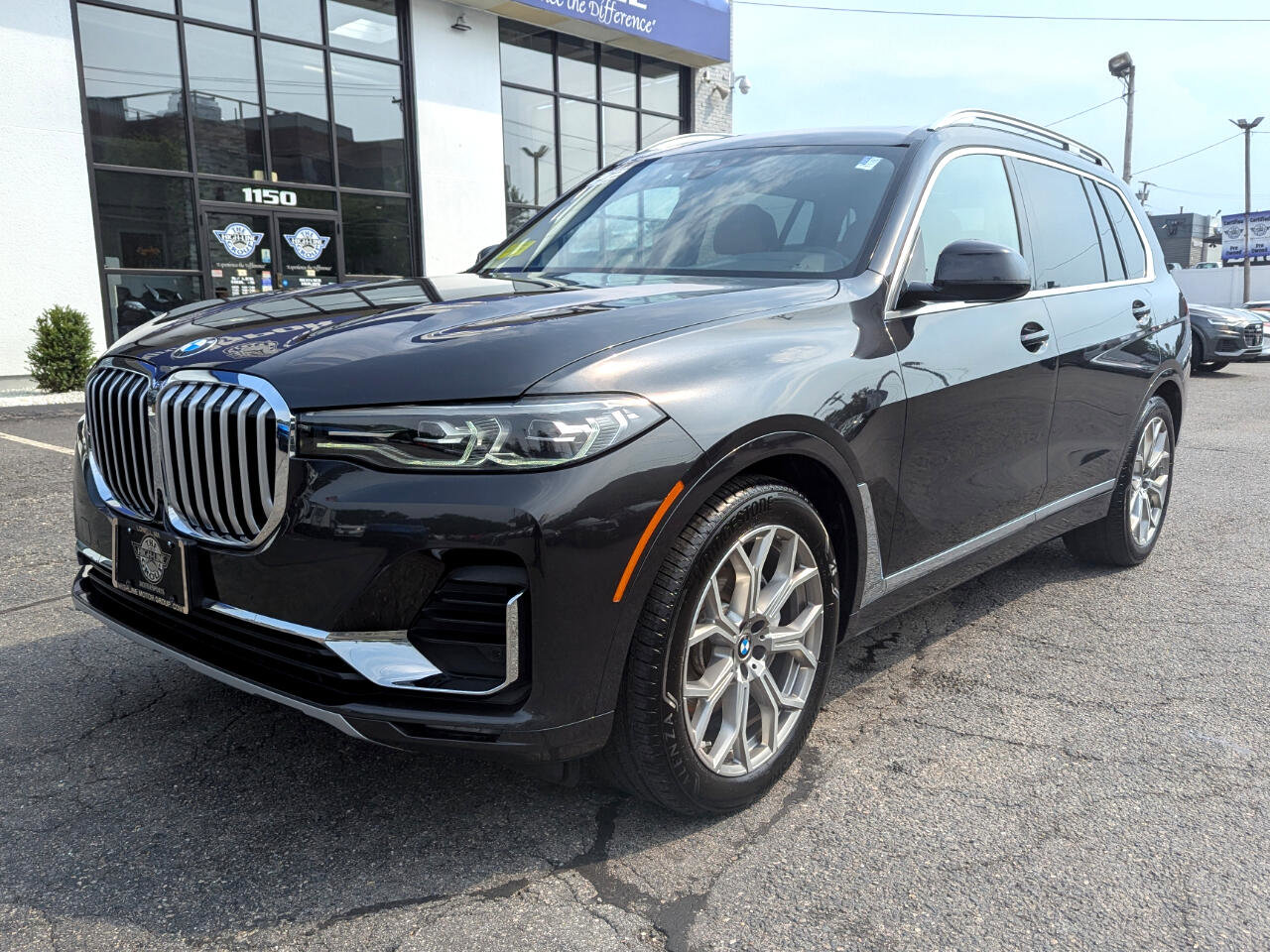 Used 2022 BMW X7 xDrive40i w/ Luxury Seating Package image 2