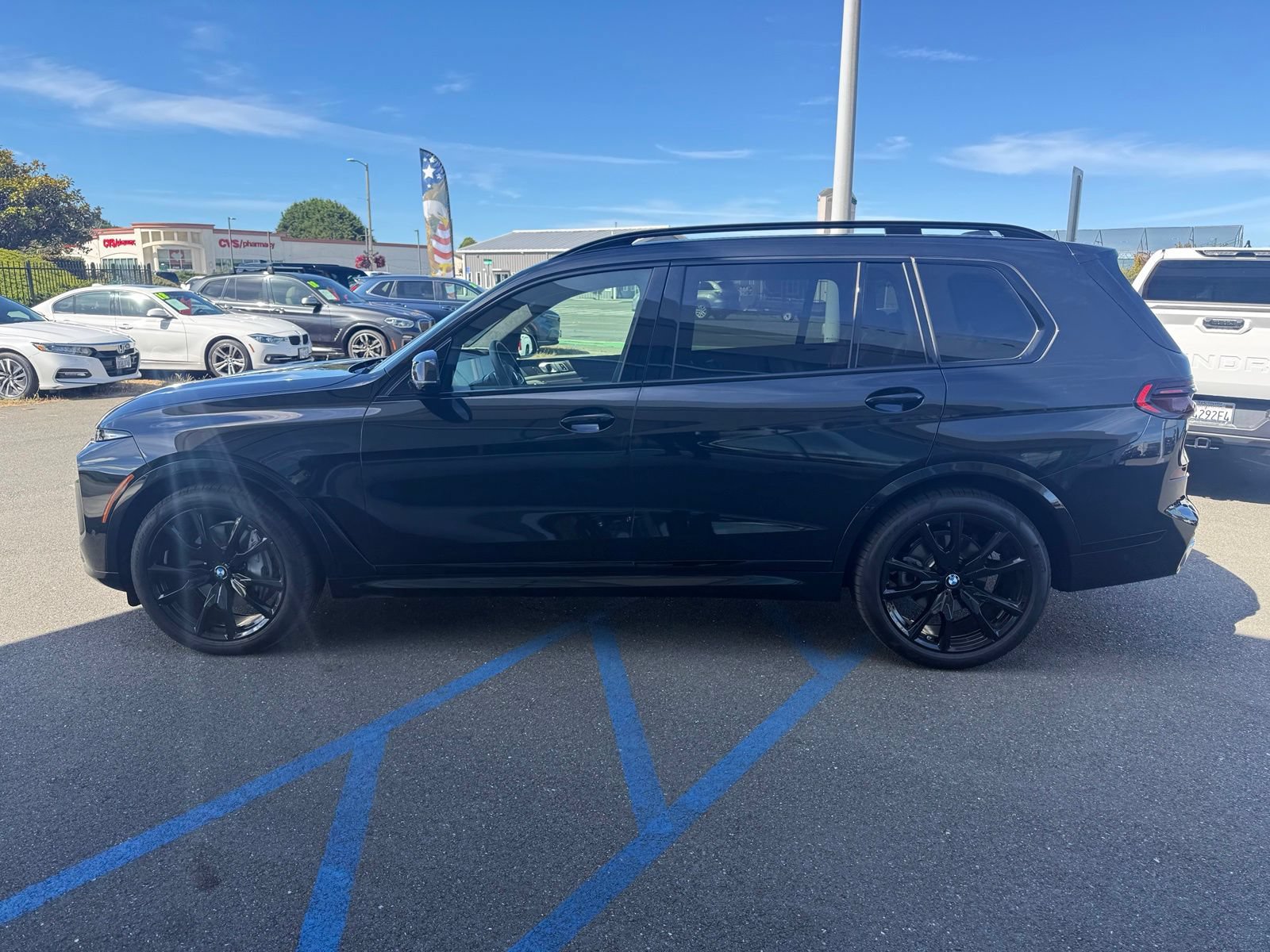 Used 2025 BMW X7 xDrive40i w/ M Sport Package AWD/4WD image 5
