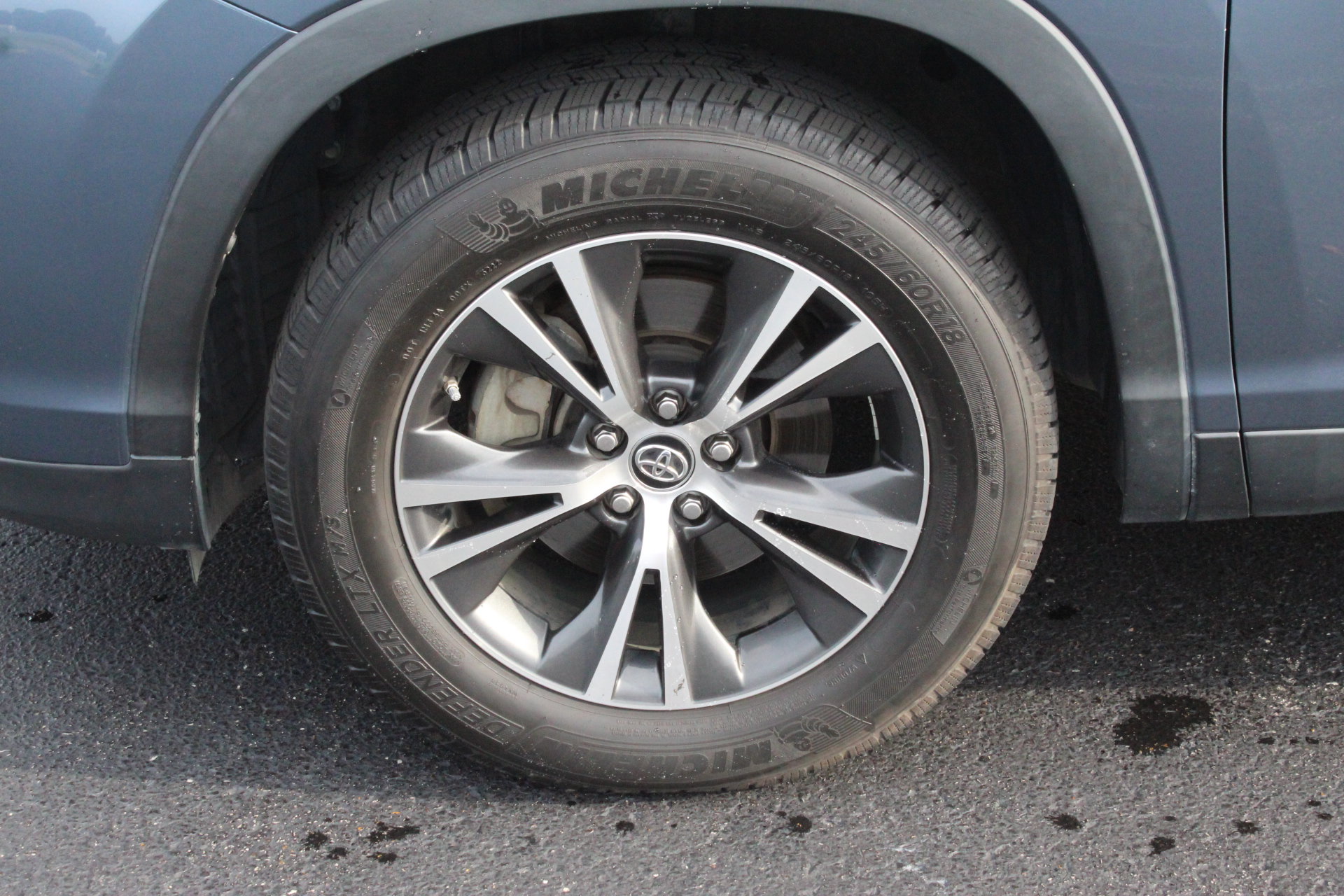 Used 2019 Toyota Highlander LE FWD image 10
