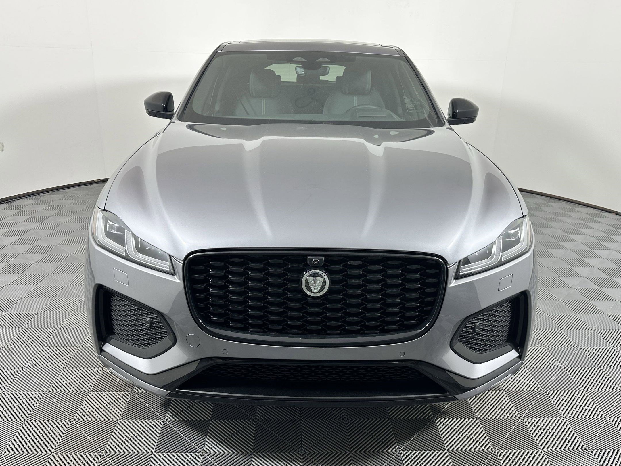Used 2026 Jaguar F-PACE R-Dynamic S image 5