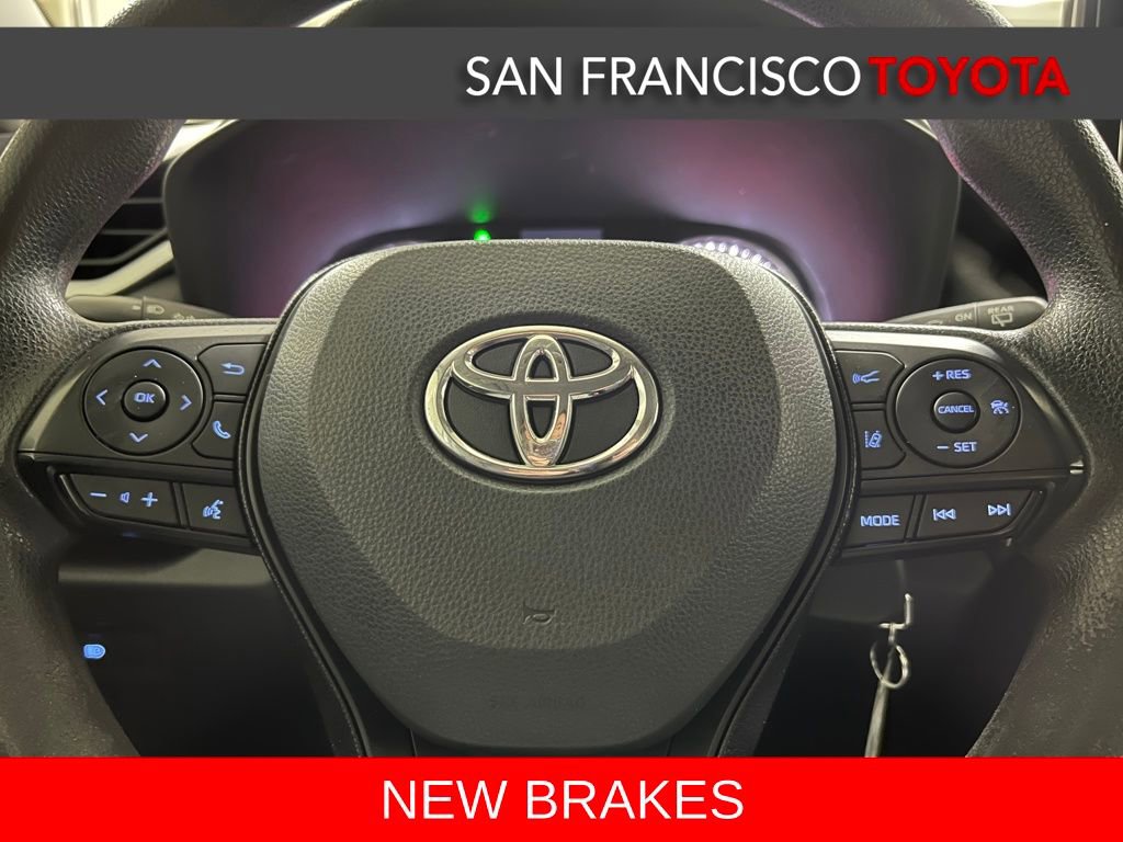 Used 2021 Toyota RAV4 LE image 29