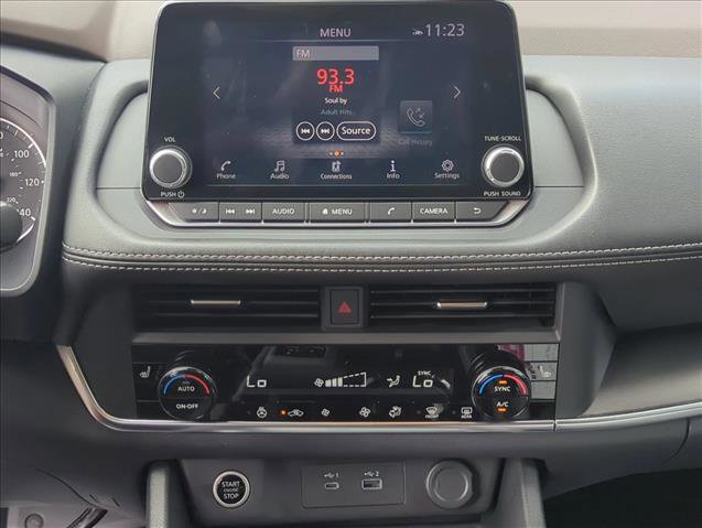 Used 2023 Nissan Rogue SV w/ SV Premium B Package image 11