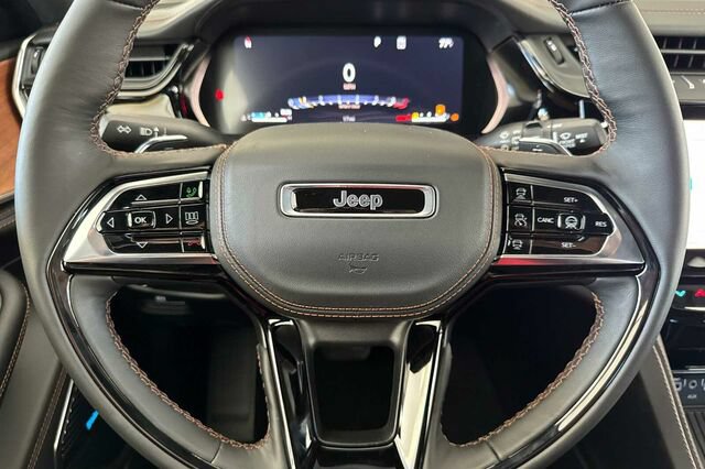 New 2026 Jeep Grand Cherokee Summit w/ Obsidian Package AWD/4WD image 21