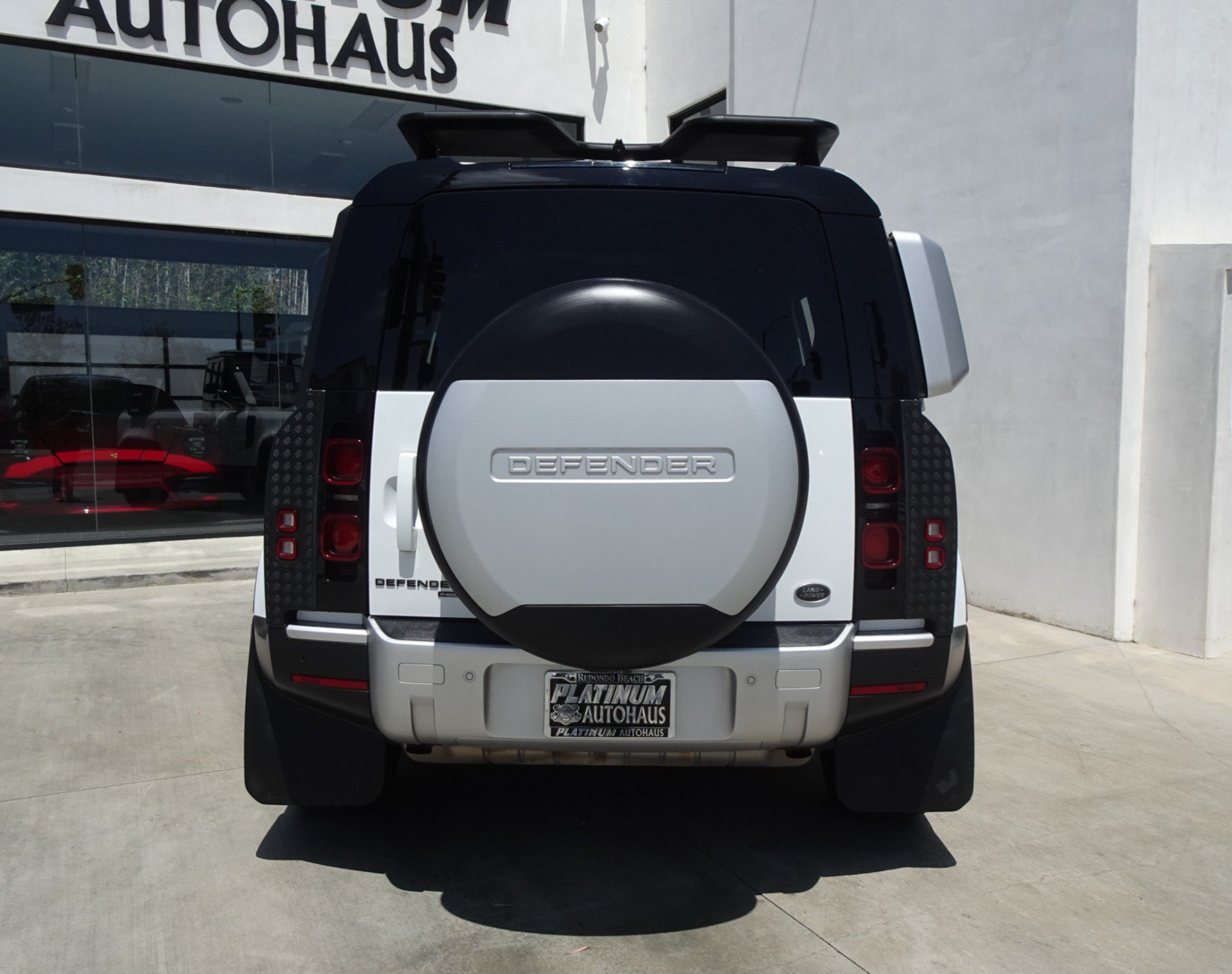 Used 2021 Land Rover Defender 110 SE AWD/4WD image 5