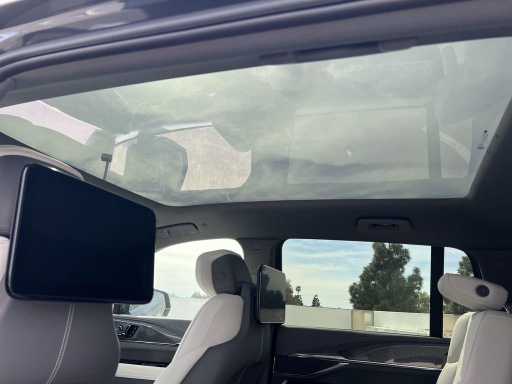 New 2026 Cadillac Escalade IQ Luxury 1 image 28