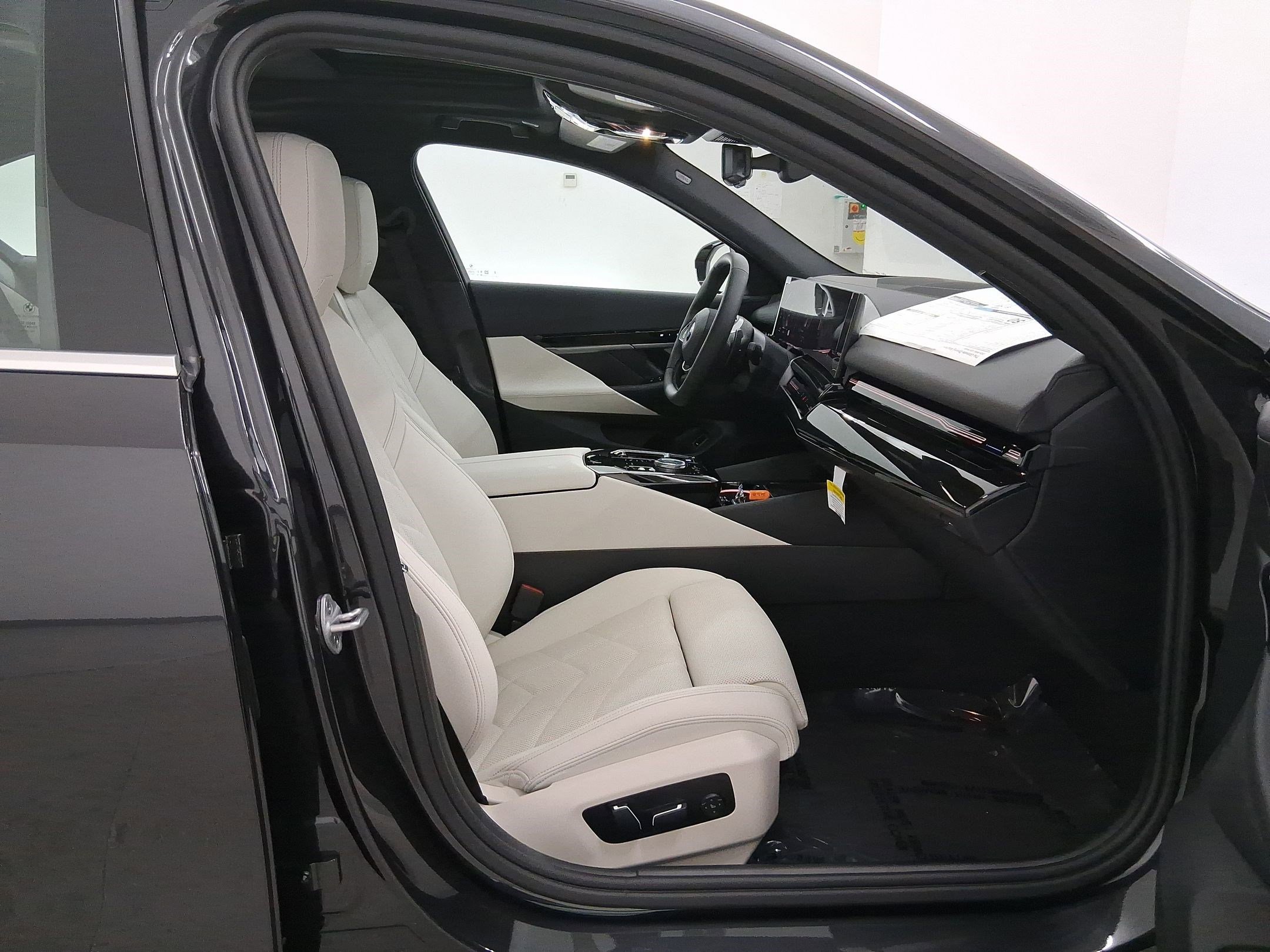 New 2026 BMW 530i w/ Premium Package image 31