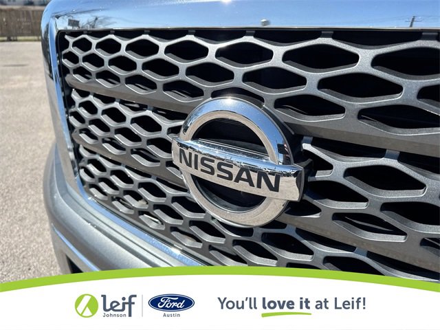 Used 2017 Nissan Titan SV image 33