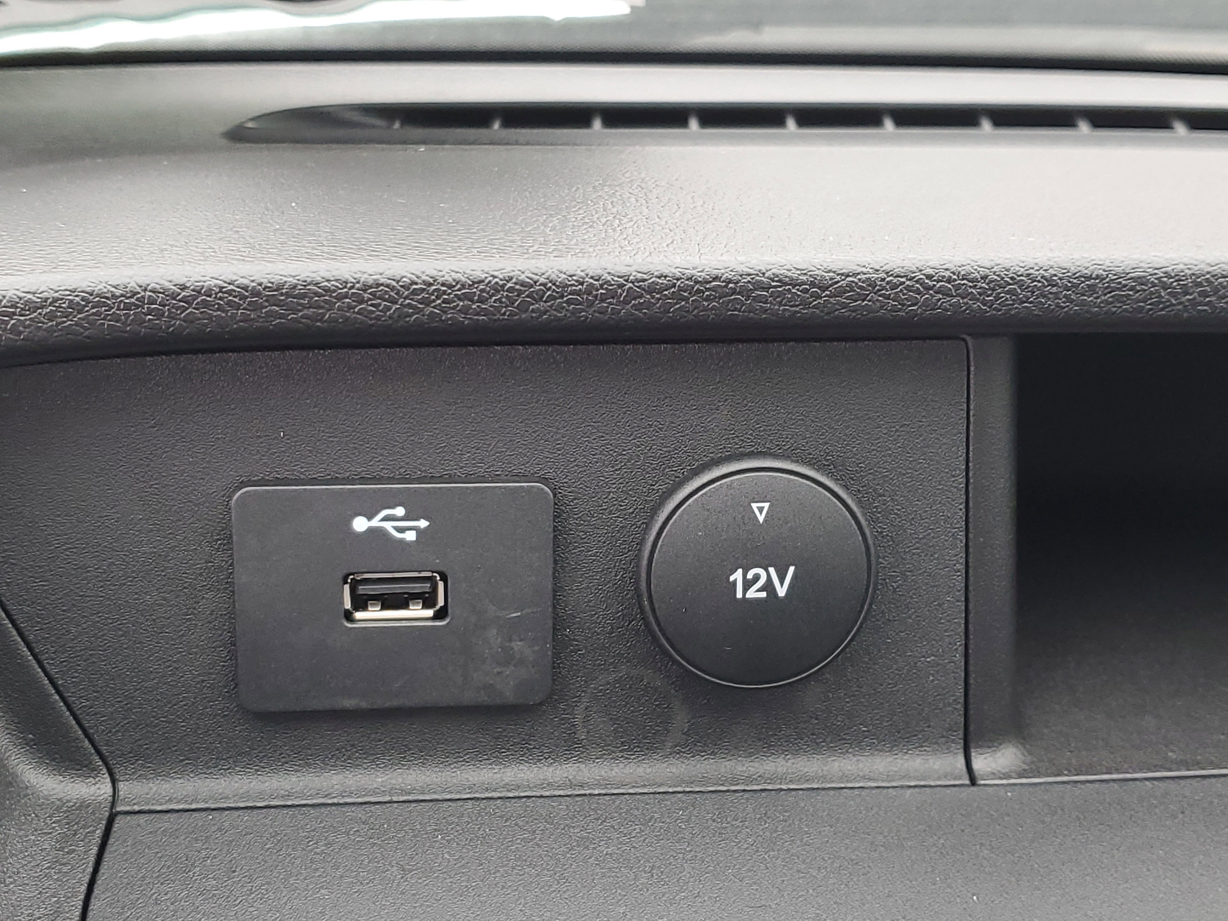 New 2024 Ford Transit 250 148 Medium Roof image 29