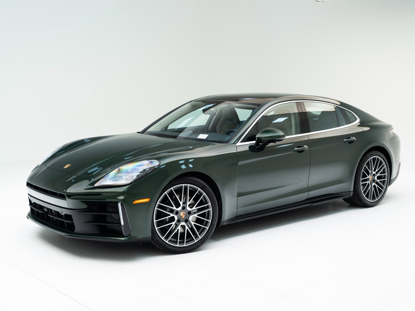 New 2026 Porsche Panamera 4 AWD/4WD image 1