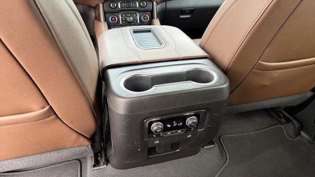 Used 2024 Chevrolet Tahoe High Country AWD/4WD image 23