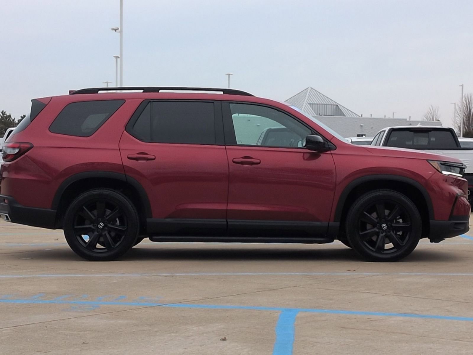 Certified 2025 Honda Pilot Black Edition image 4