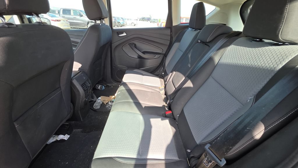 Used 2017 Ford C-MAX Energi SE w/ Equipment Group 401A FWD image 13