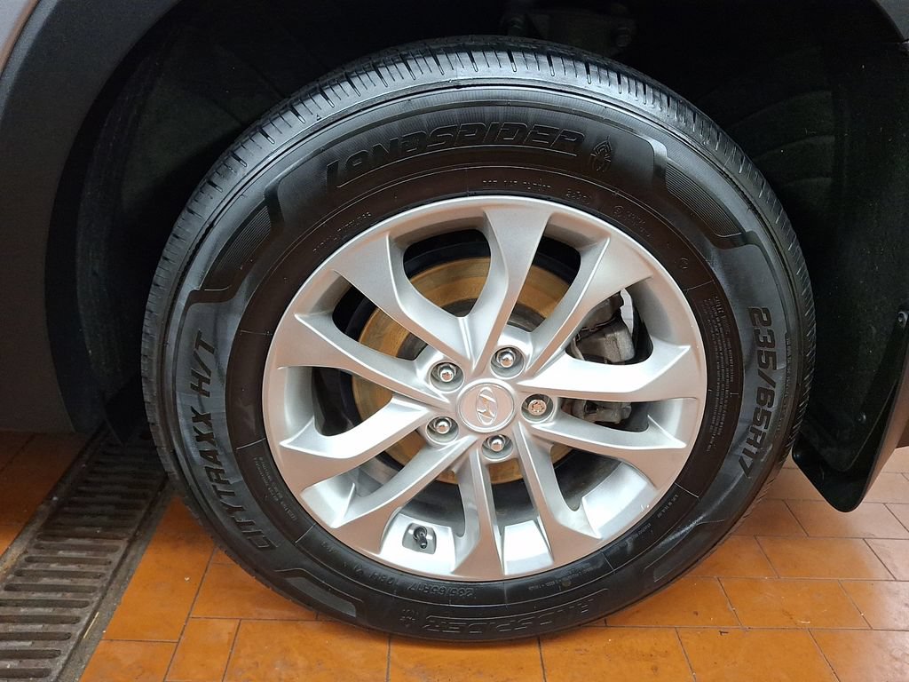 Used 2020 Hyundai Santa Fe SE AWD/4WD image 6